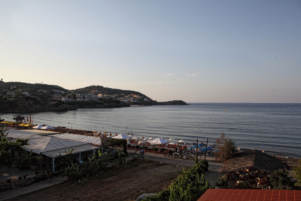 העיירה רתימנו Niriides Beach Hotel מראה חיצוני תמונה