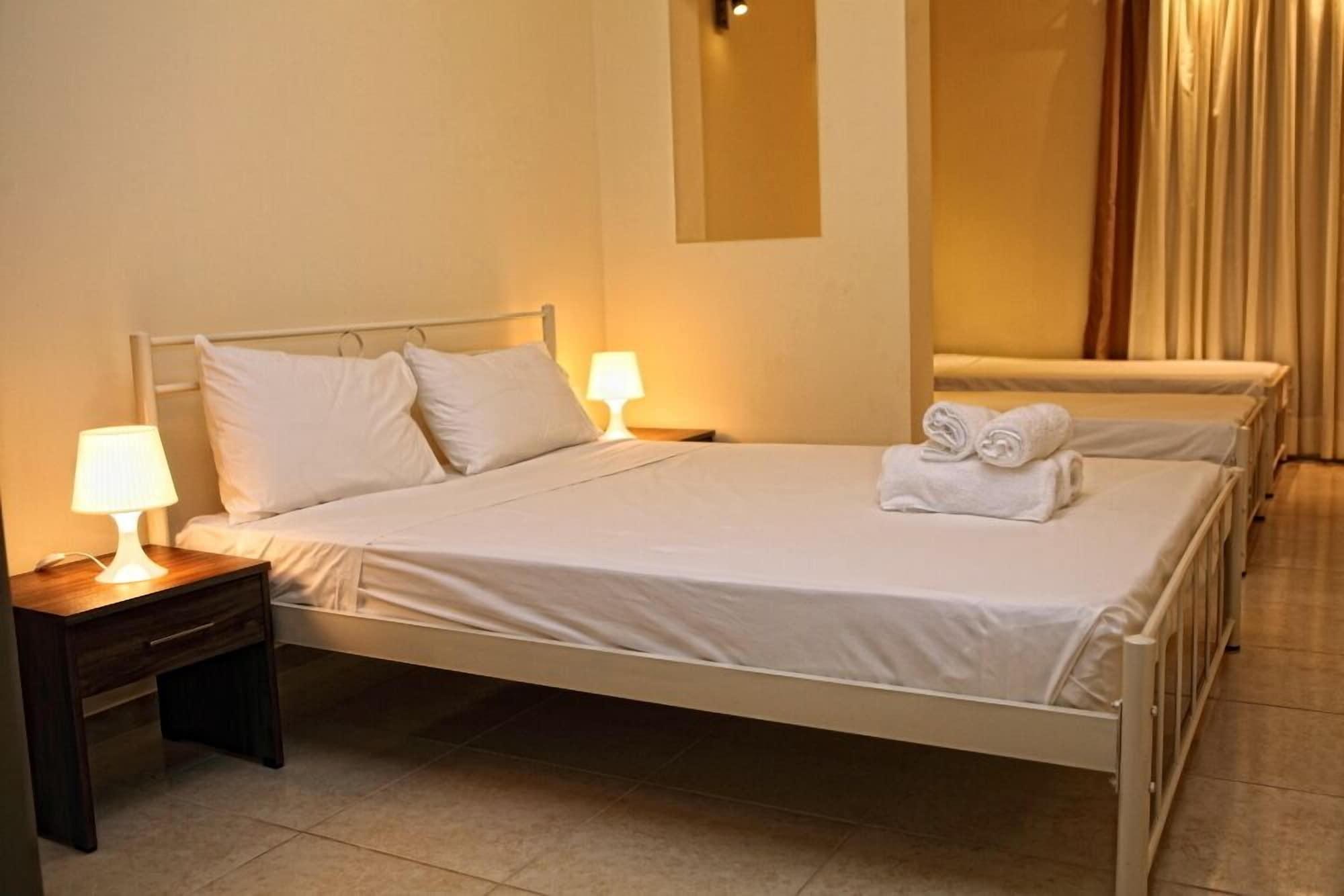 העיירה רתימנו Niriides Beach Hotel חדר תמונה