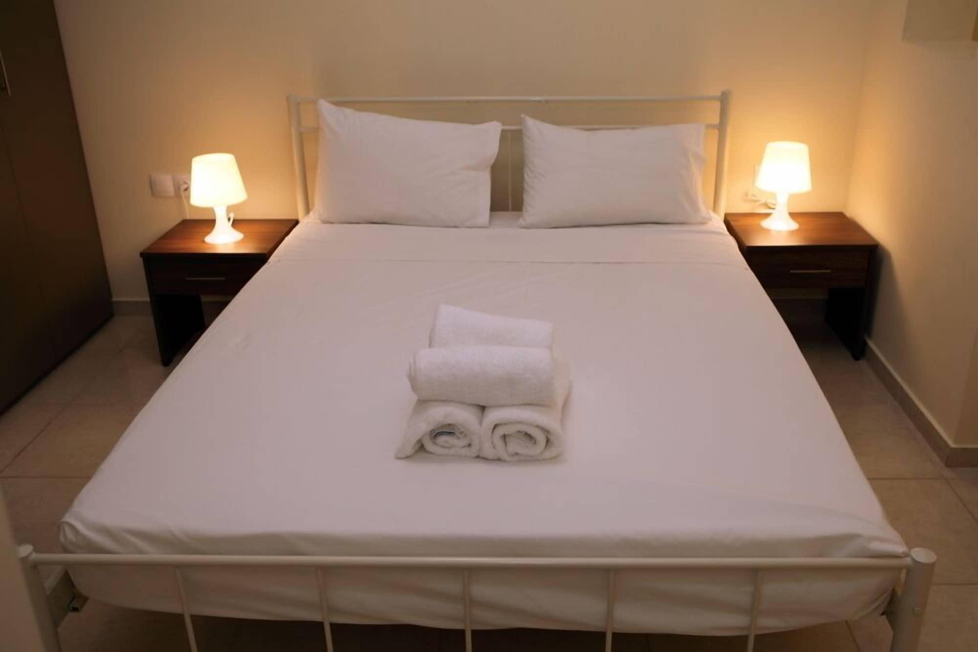 העיירה רתימנו Niriides Beach Hotel חדר תמונה