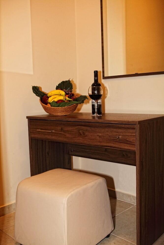 העיירה רתימנו Niriides Beach Hotel חדר תמונה