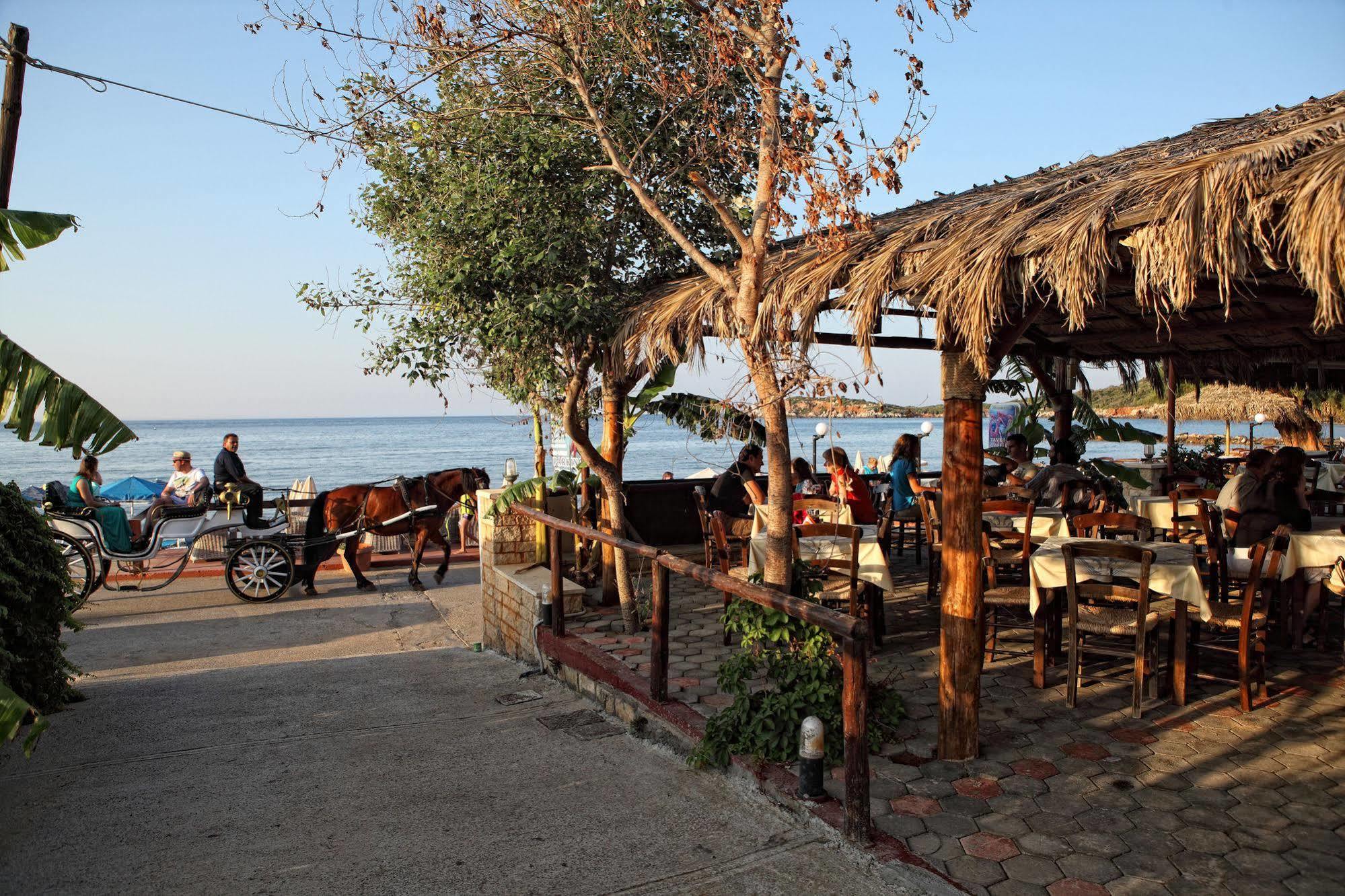 העיירה רתימנו Niriides Beach Hotel מסעדה תמונה