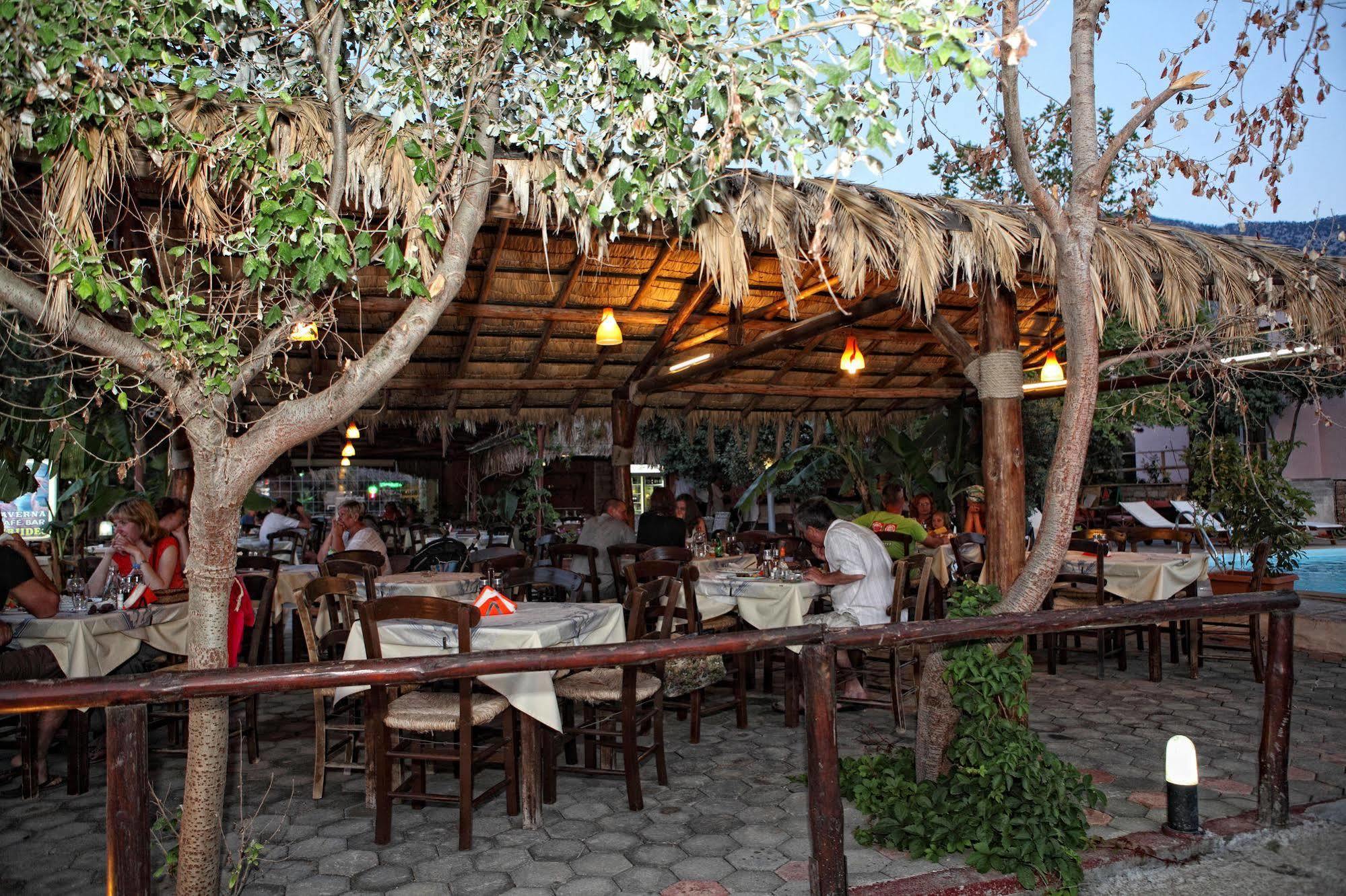 העיירה רתימנו Niriides Beach Hotel מראה חיצוני תמונה