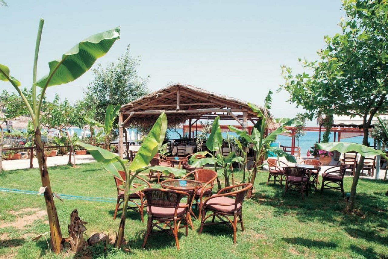 העיירה רתימנו Niriides Beach Hotel מראה חיצוני תמונה